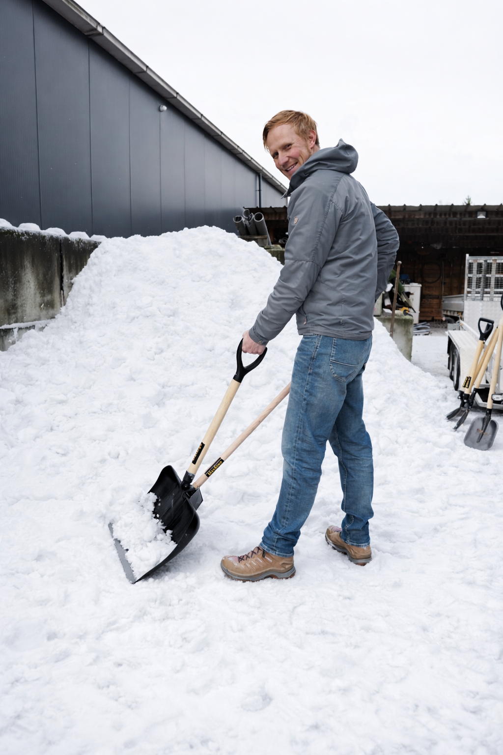 Sneeuwschep met MaxErgo® Hulp-Hendel - Ergonomisch